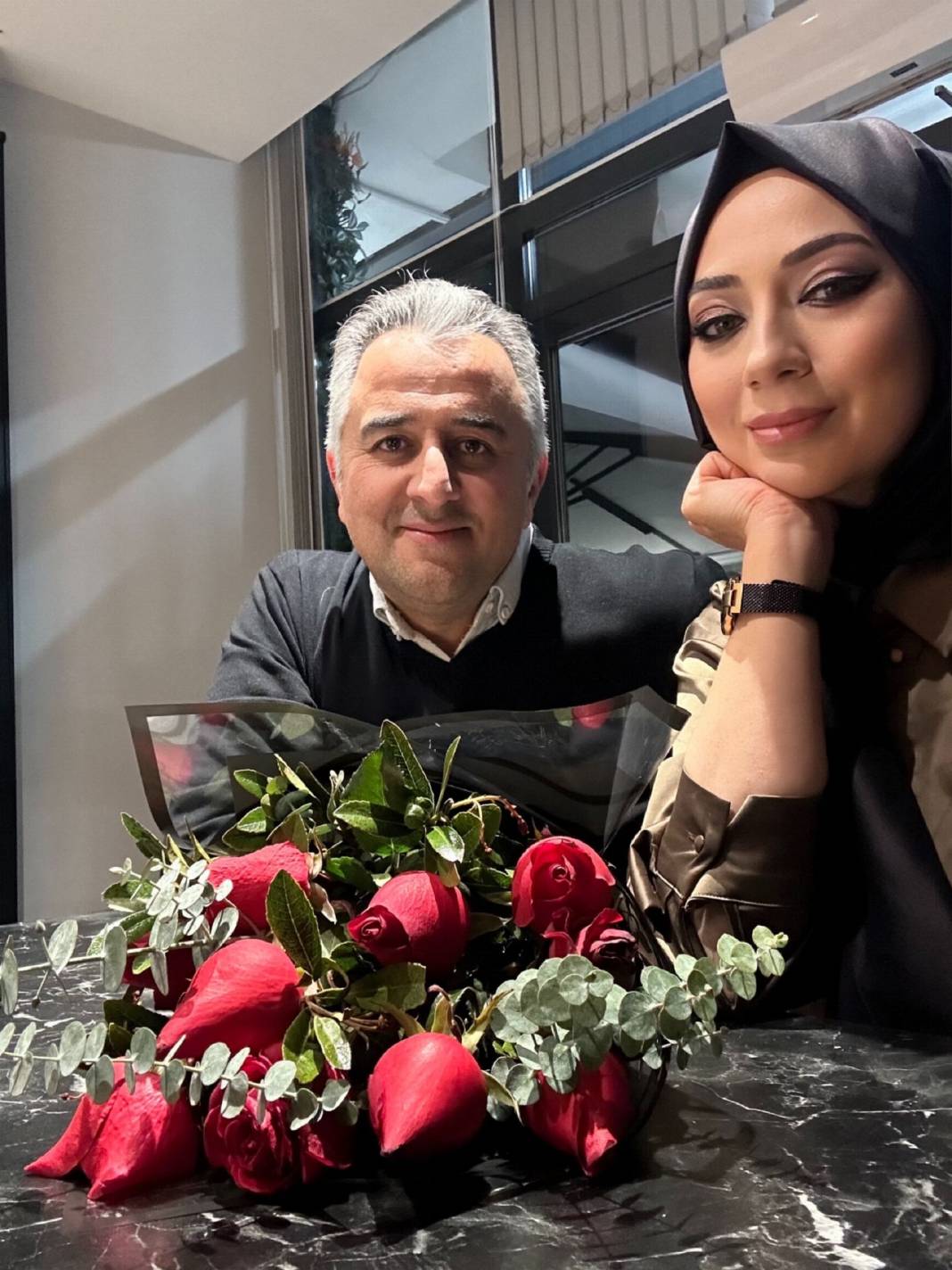 Özkan çifti 25. yıl dönümlerini kutladı 1